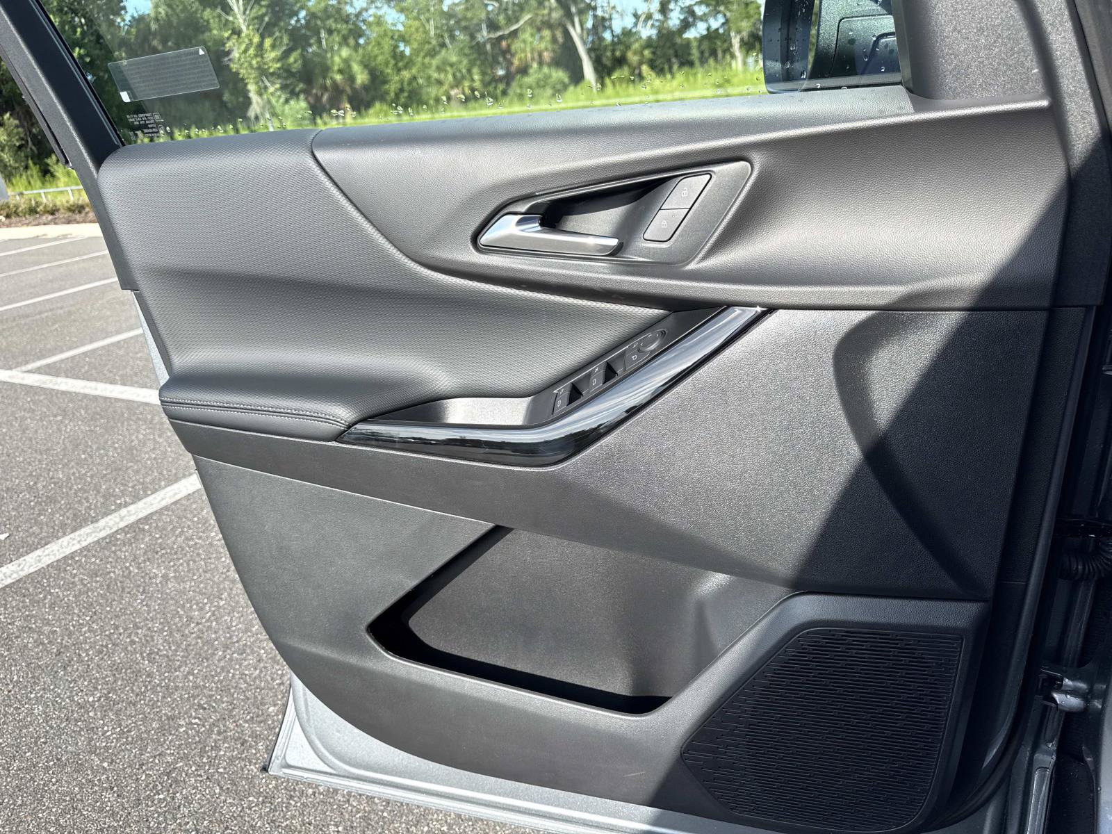 New 2027 Chevrolet Equinox LT FWD image 17