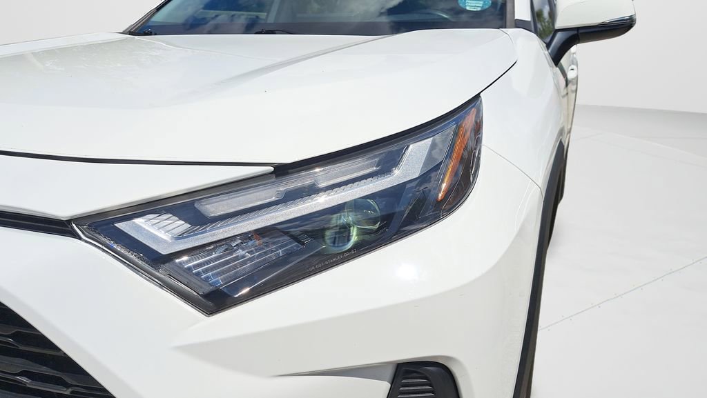 Used 2023 Toyota RAV4 XLE image 9