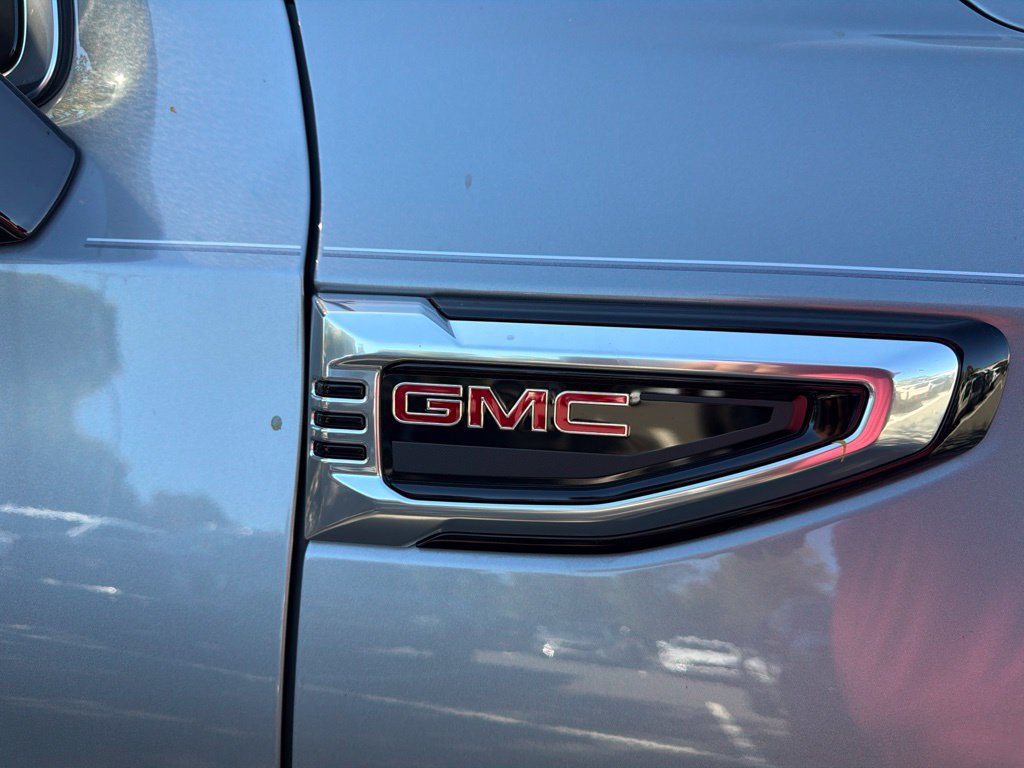 New 2026 GMC Yukon Denali w/ Denali Reserve Package AWD/4WD image 11
