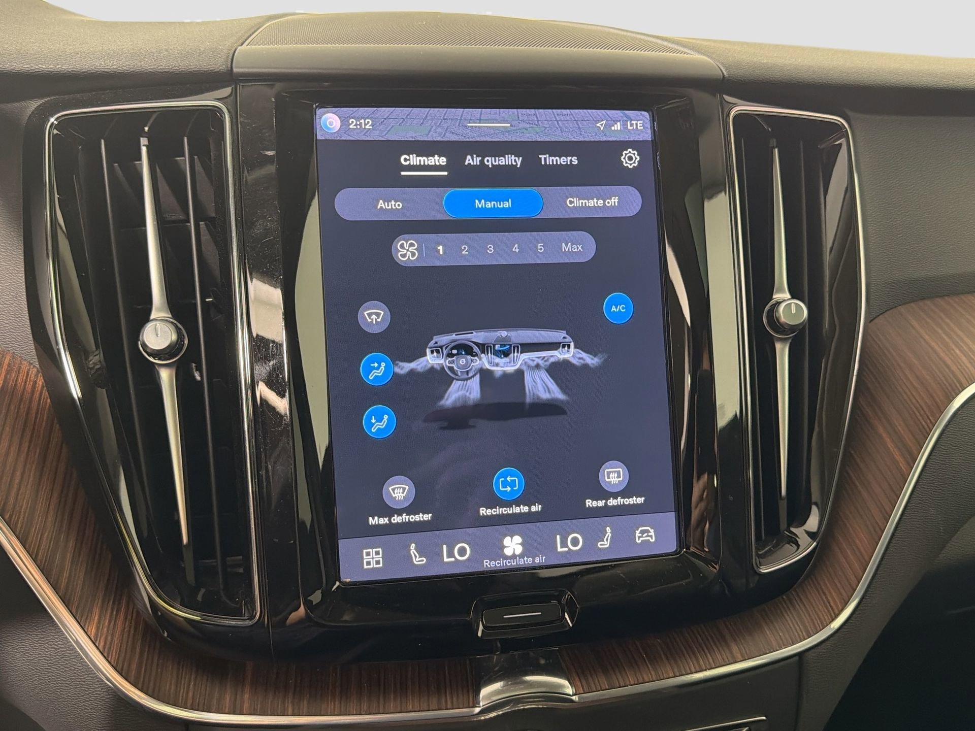 Certified 2023 Volvo XC60 B5 Plus AWD/4WD image 16