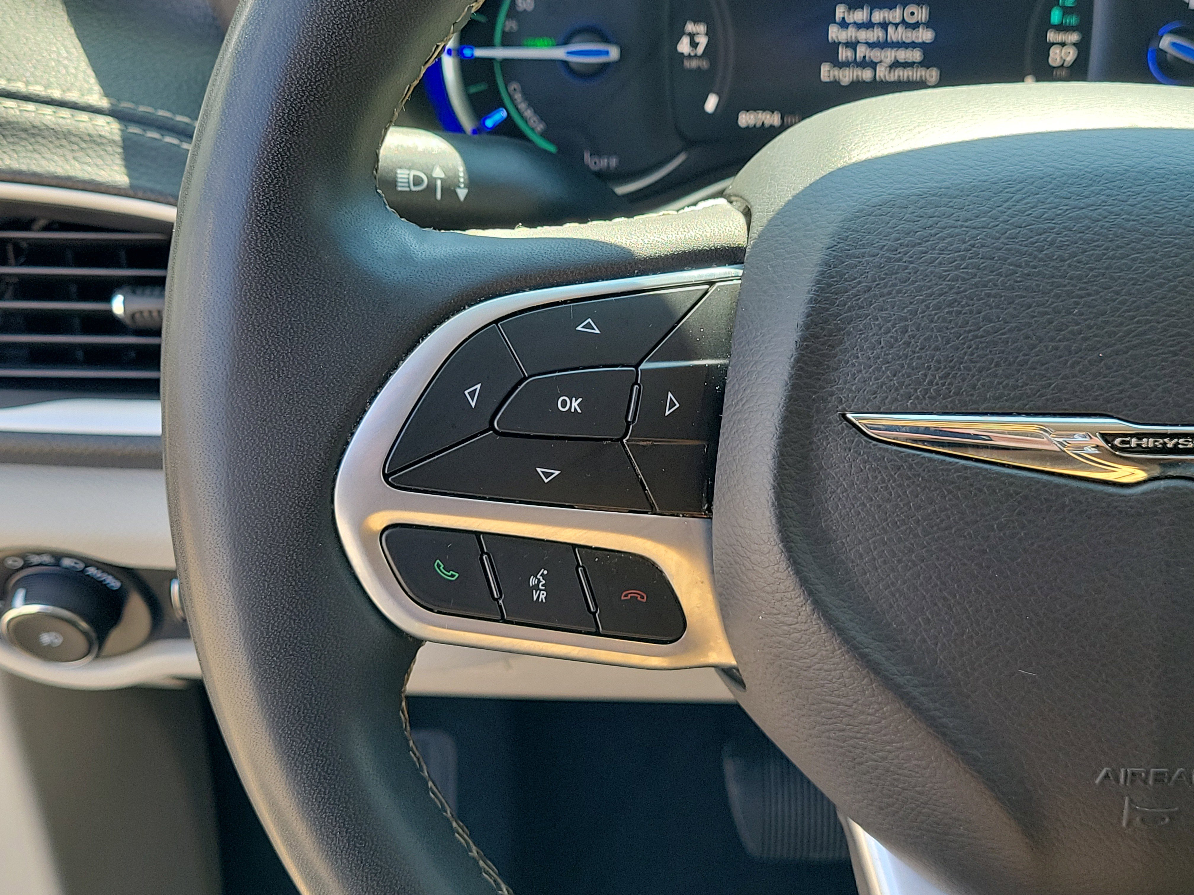 Used 2023 Chrysler Pacifica Touring-L FWD image 21