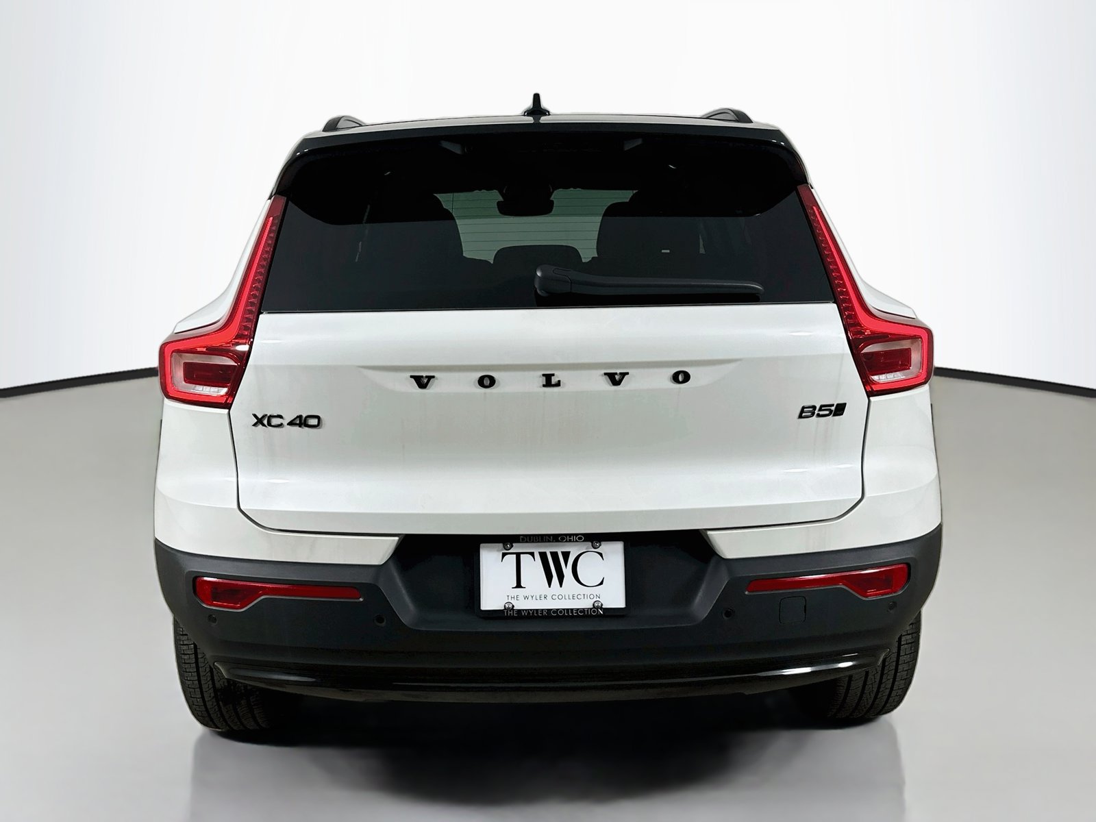 New 2026 Volvo XC40 B5 Ultra w/ Protection Package Premier AWD/4WD image 6