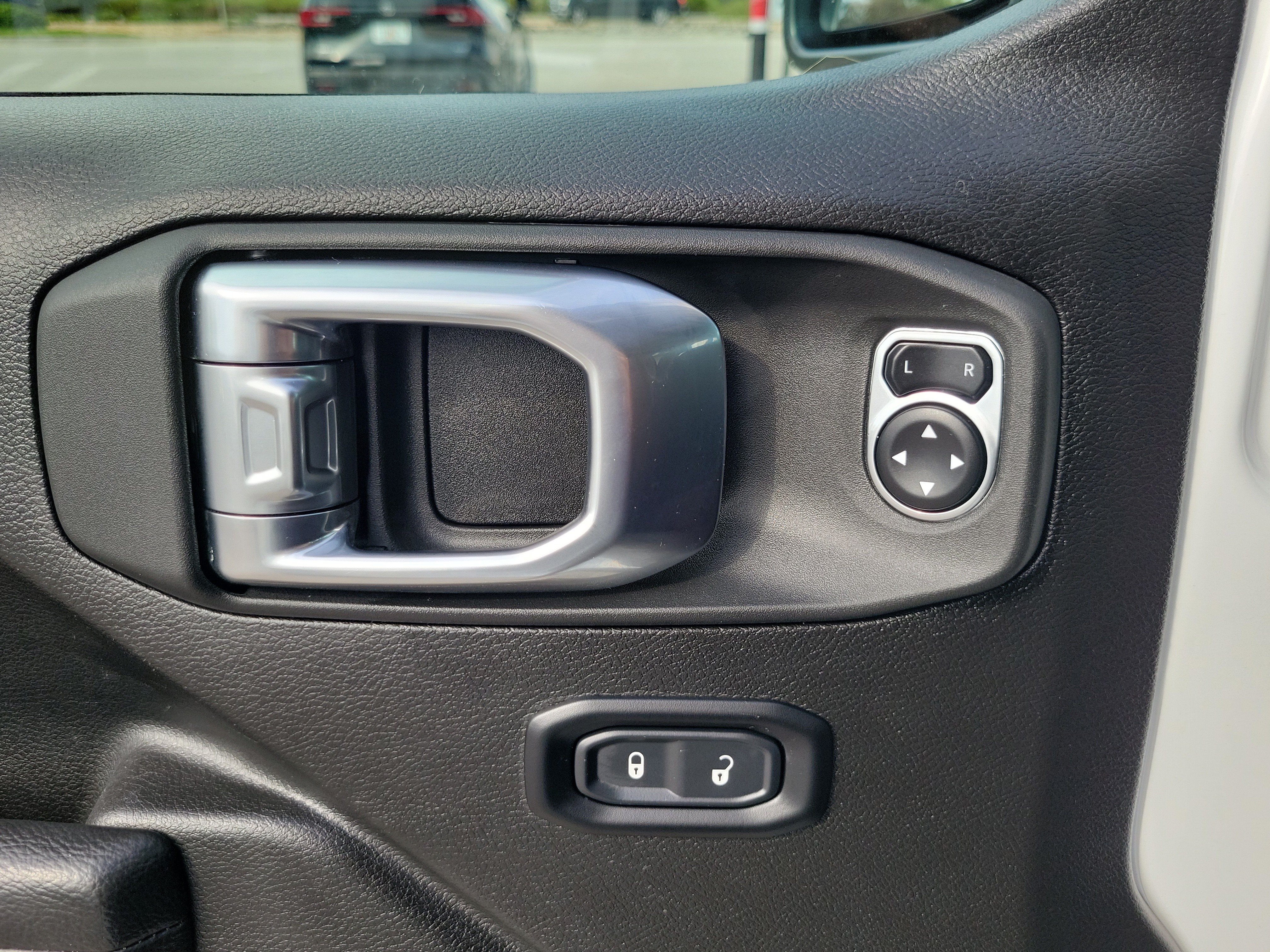 Used 2025 Jeep Gladiator Rubicon AWD/4WD image 22