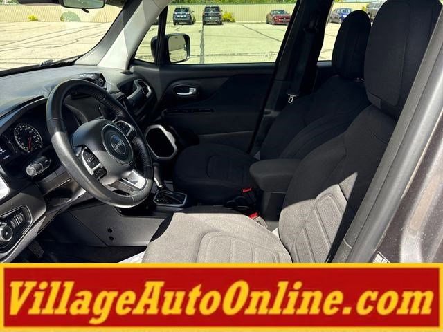 Used 2019 Jeep Renegade Latitude w/ Cold Weather Group AWD/4WD image 18
