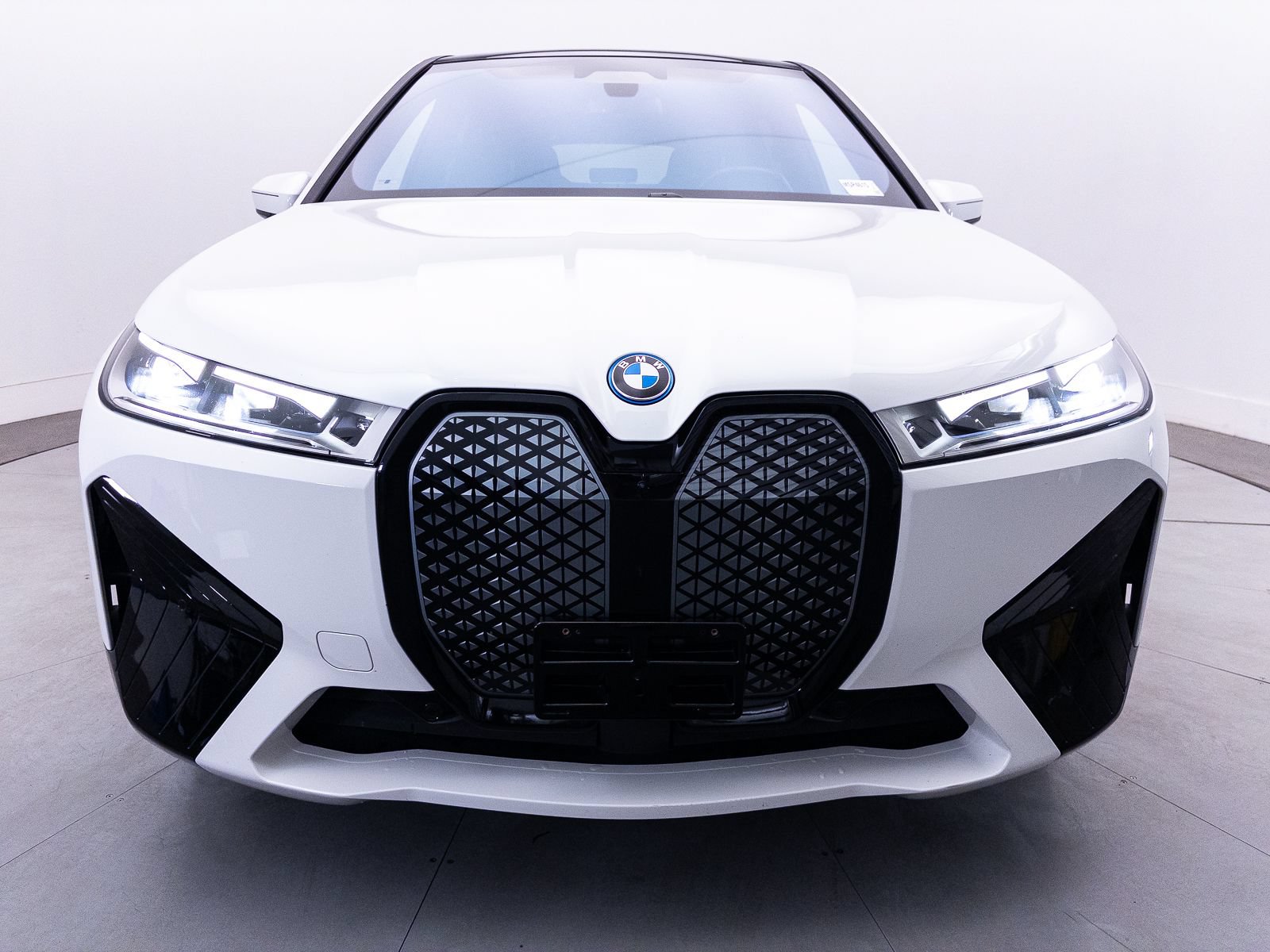 Used 2023 BMW iX M60 w/ Executive Package AWD/4WD image 14