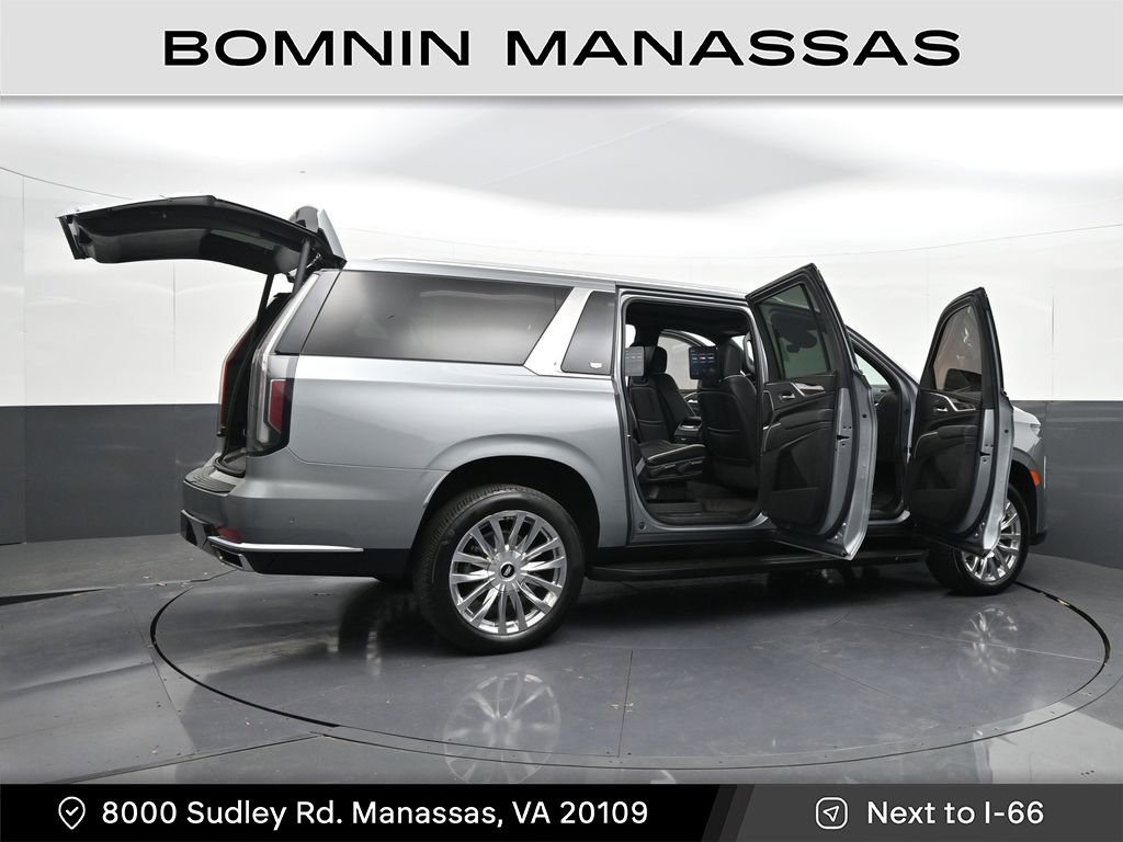 Used 2024 Cadillac Escalade ESV Premium Luxury AWD/4WD image 44