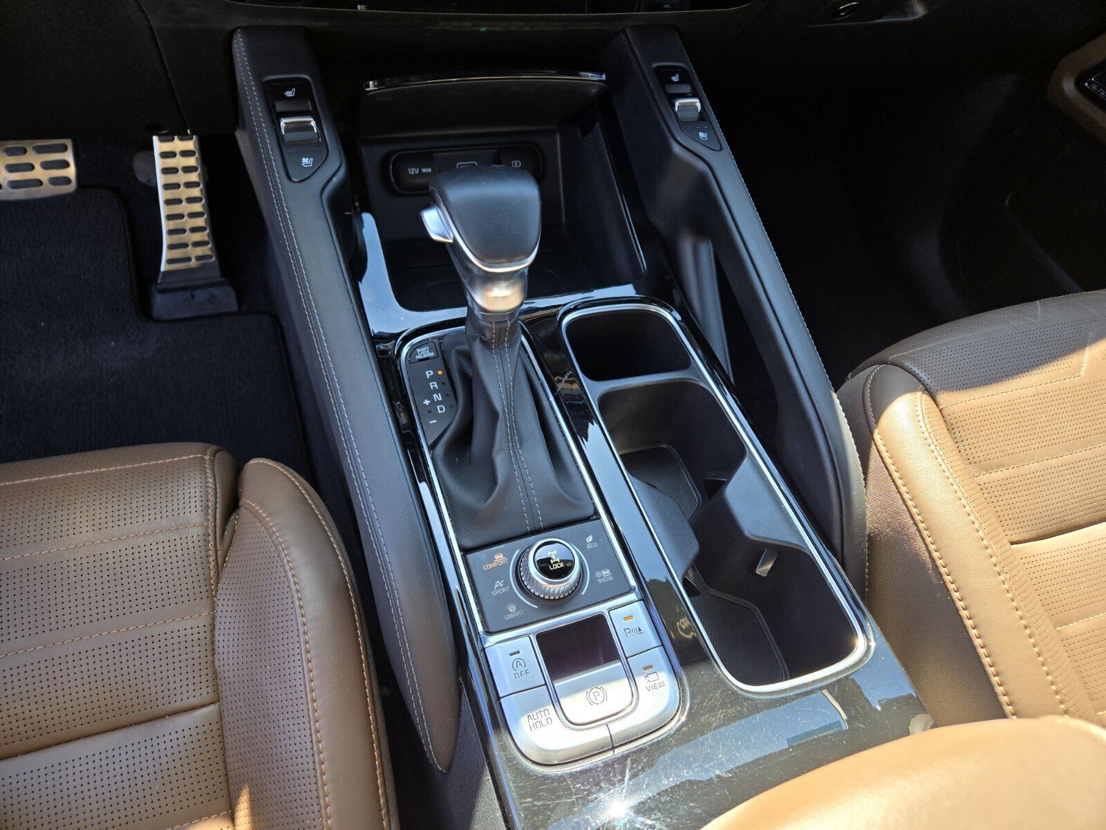 Certified 2022 Kia Telluride SX w/ SX Prestige Package image 22