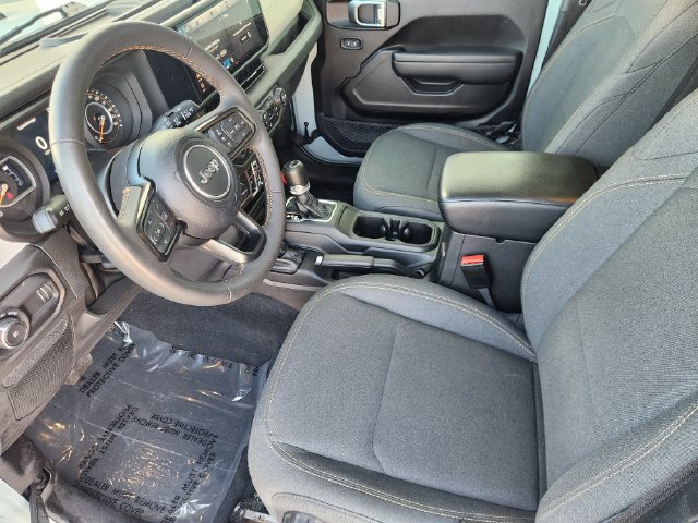 Used 2024 Jeep Wrangler Unlimited Sport AWD/4WD image 3
