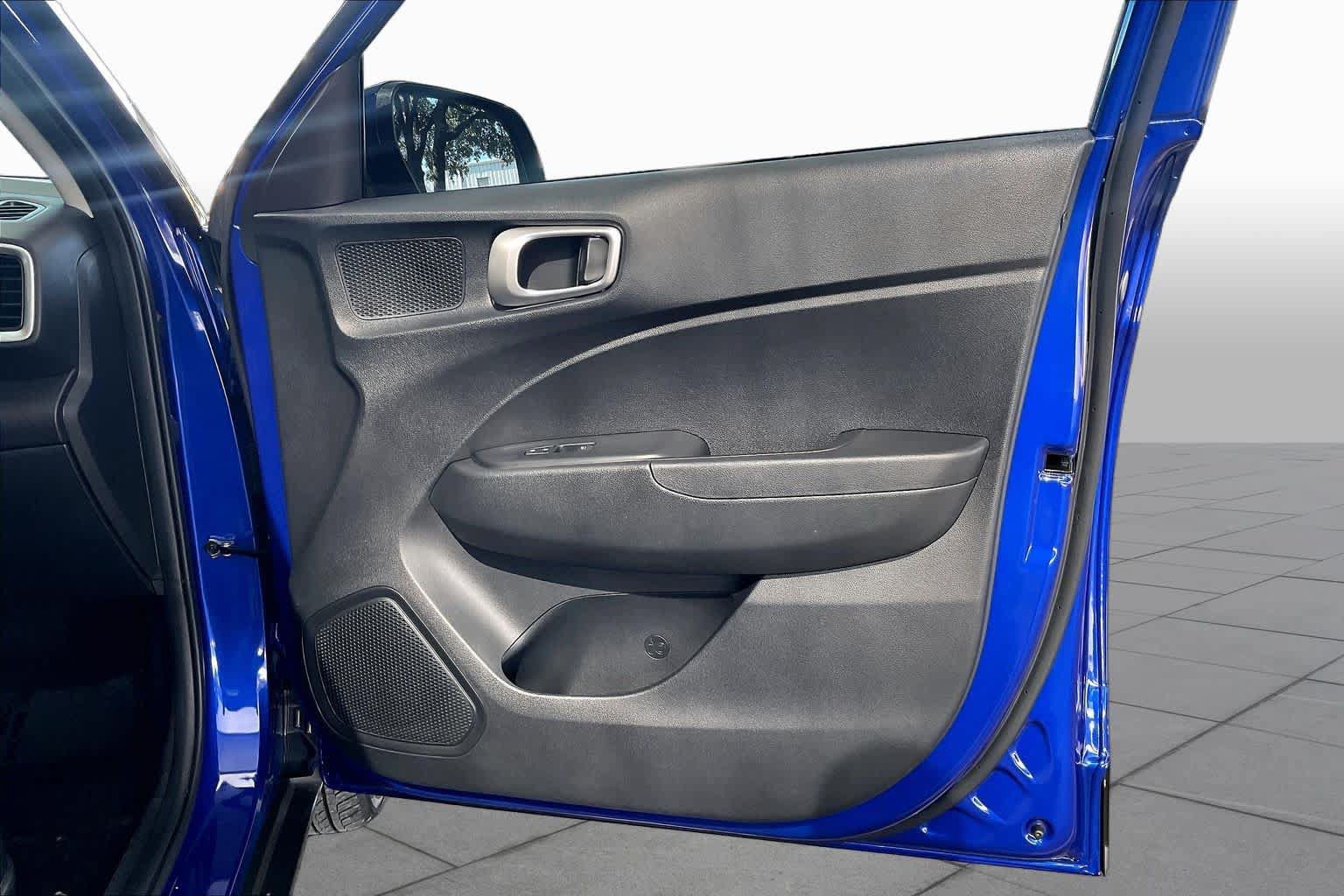 Certified 2025 Hyundai Venue SEL FWD image 23