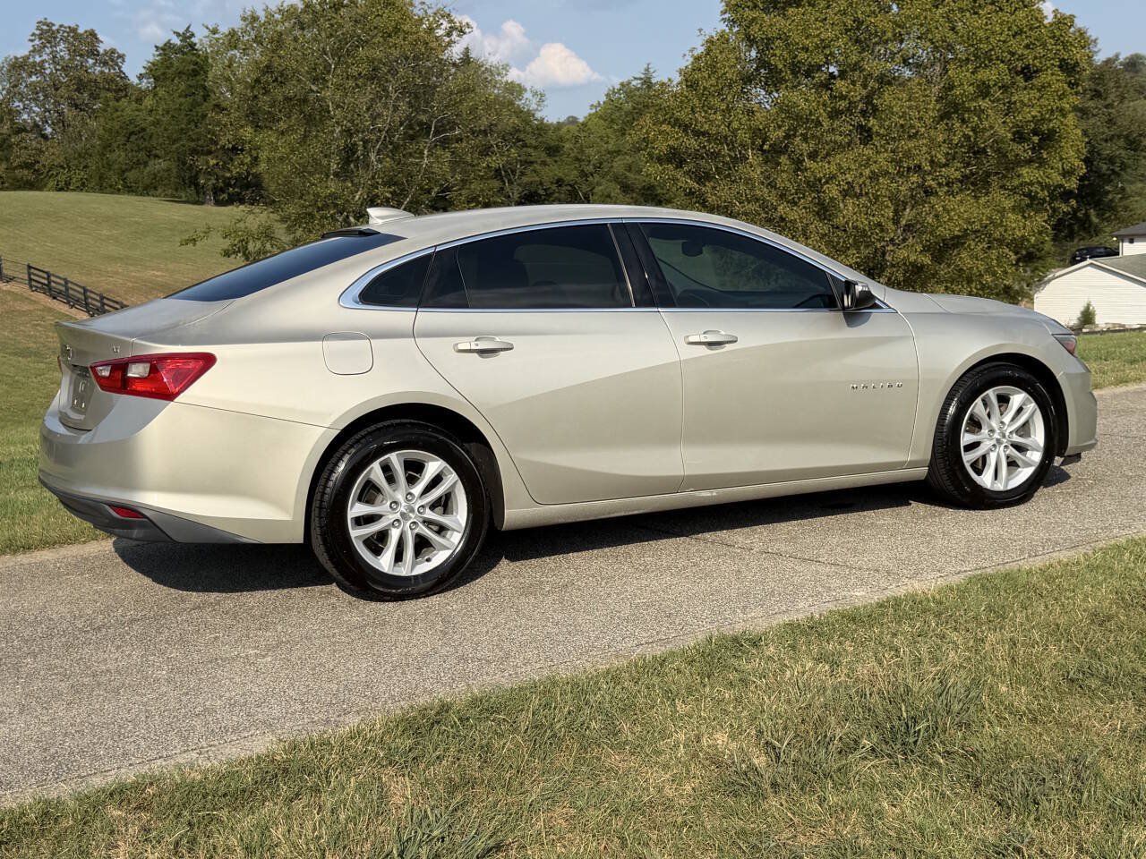 Used 2016 Chevrolet Malibu LT w/ Leather Package FWD image 25