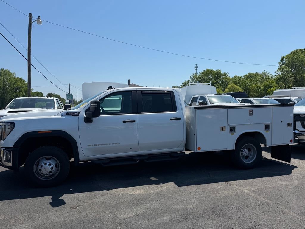 Used 2026 GMC Sierra 3500 Pro w/ Convenience Package AWD/4WD image 2