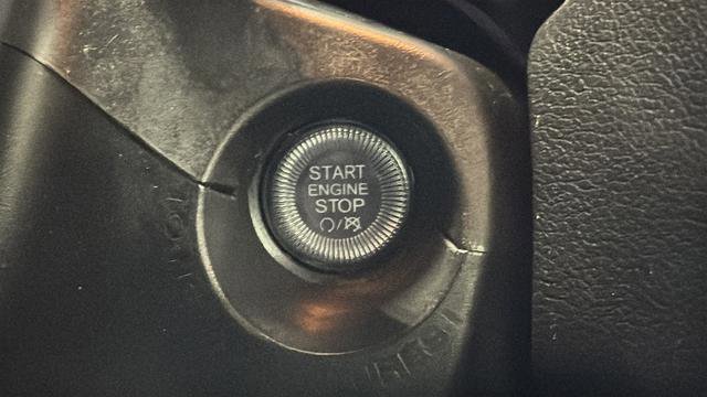 Used 2023 Jeep Renegade Altitude image 21