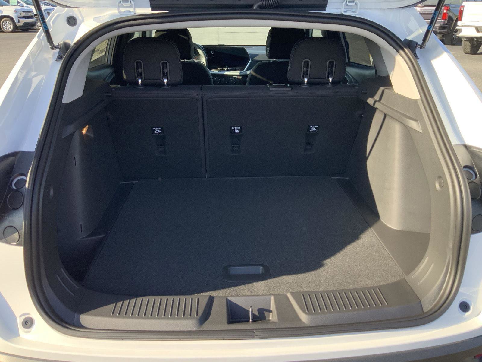 New 2026 Chevrolet Trax LS w/ LS Convenience Package FWD image 10
