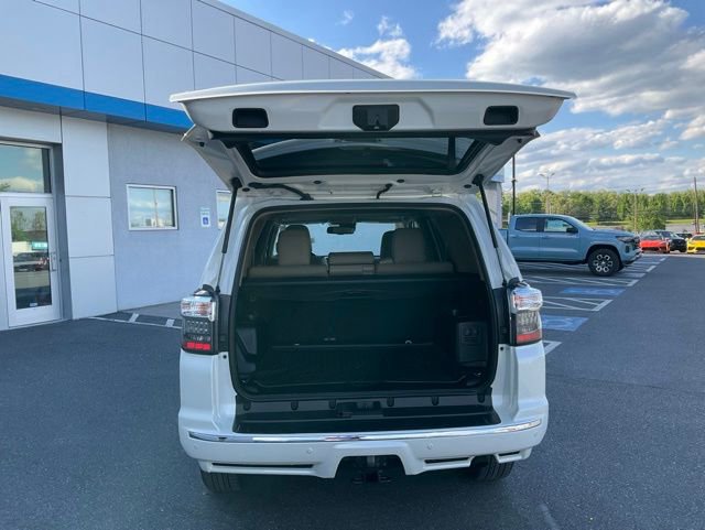 Used 2023 Toyota 4Runner Limited AWD/4WD image 19