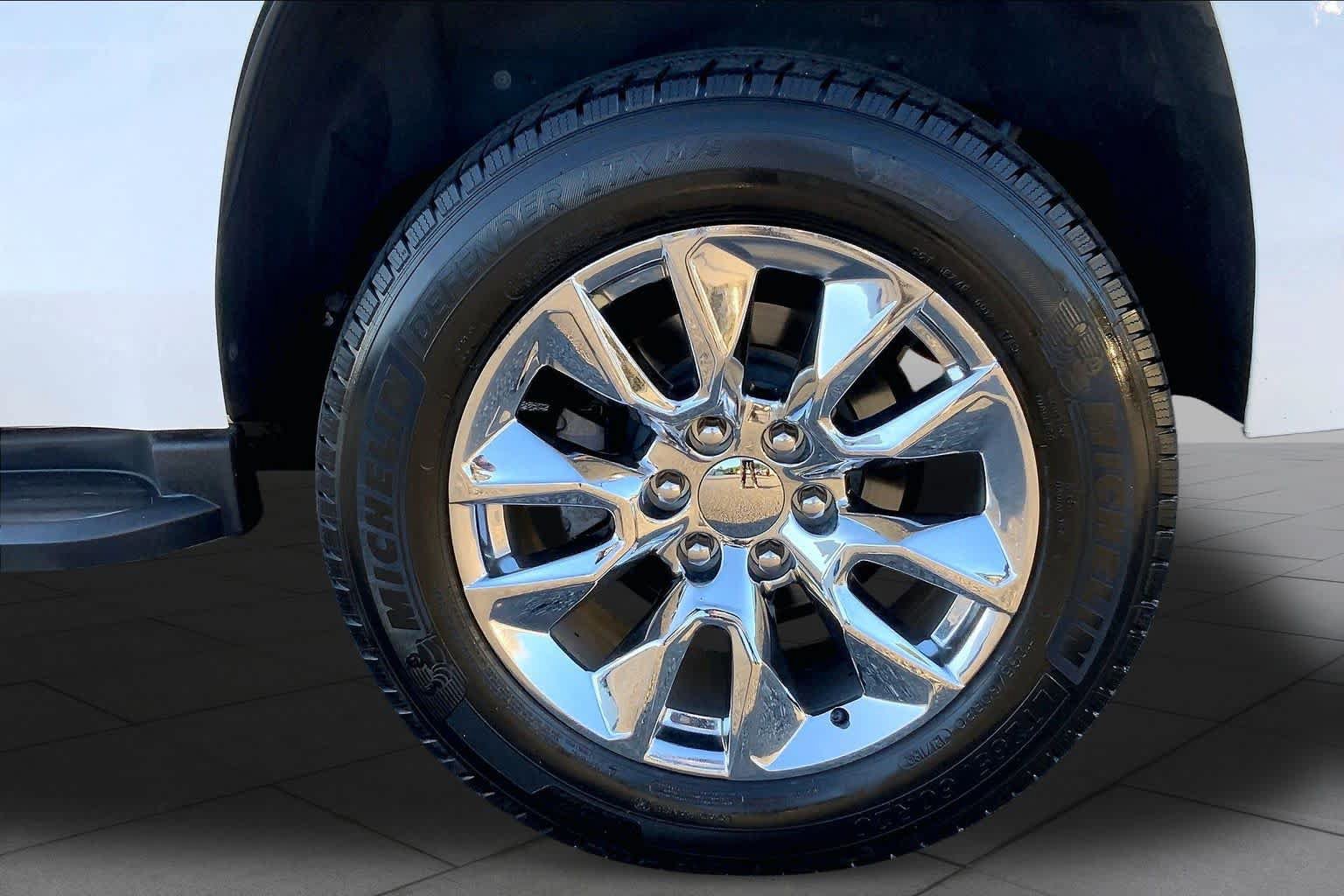 Used 2019 Chevrolet Tahoe LT RWD image 10