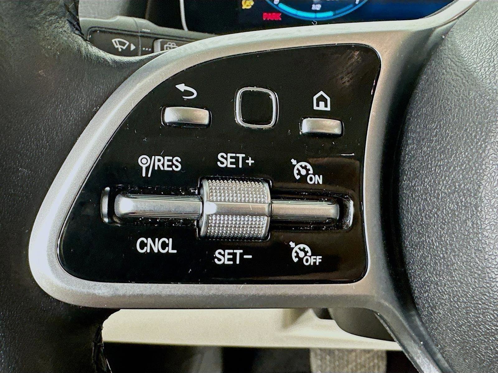 Used 2020 Mercedes-Benz GLB 250 4MATIC image 12