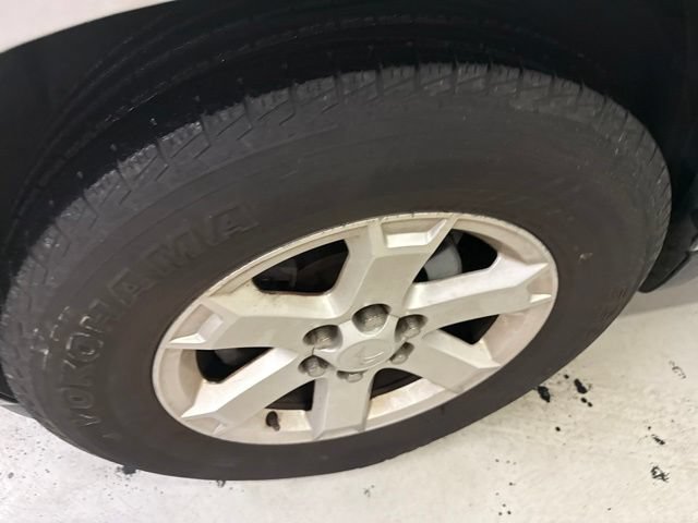 Used 2009 Saturn Outlook XE w/ Preferred Package FWD image 2