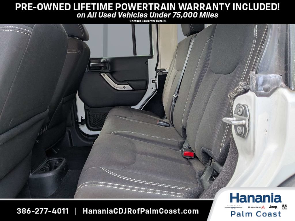 Used 2017 Jeep Wrangler Unlimited Rubicon w/ Connectivity Group AWD/4WD image 14