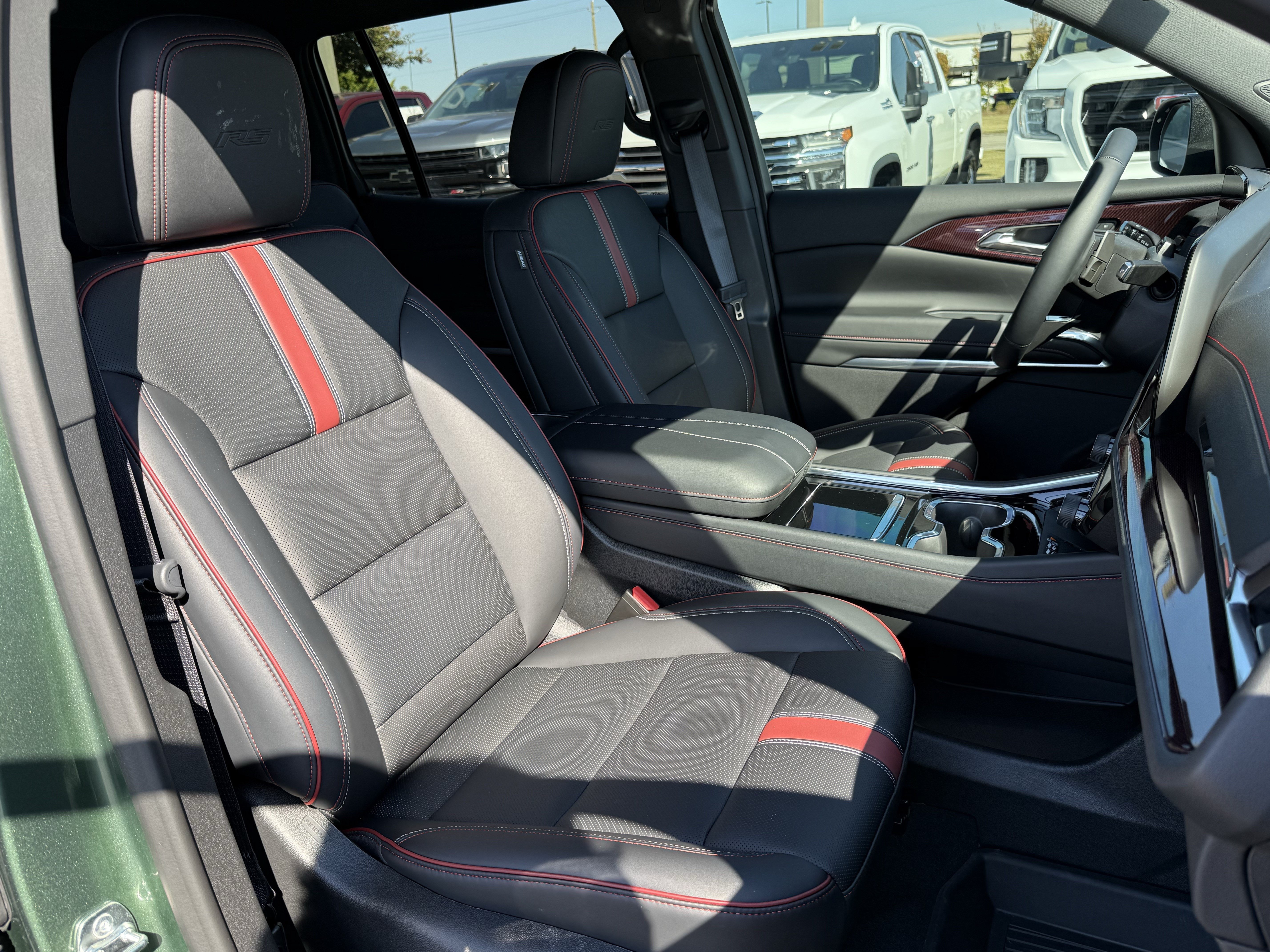 Used 2027 Chevrolet Traverse RS w/ LPO, Floor Liner Package FWD image 36