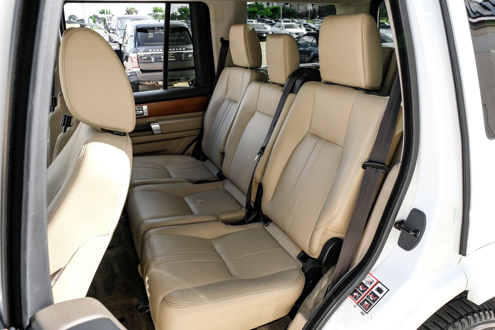 Used 2016 Land Rover LR4 HSE AWD/4WD image 36