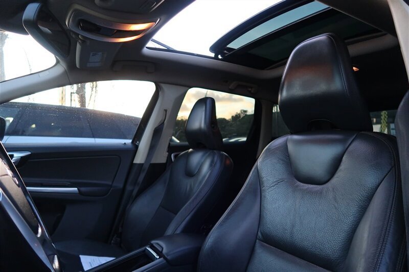 Used 2013 Volvo XC60 T6 AWD/4WD image 4
