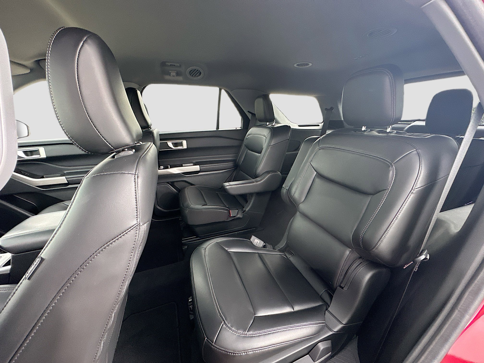 Certified 2022 Ford Explorer XLT w/ Equipment Group 202A image 23