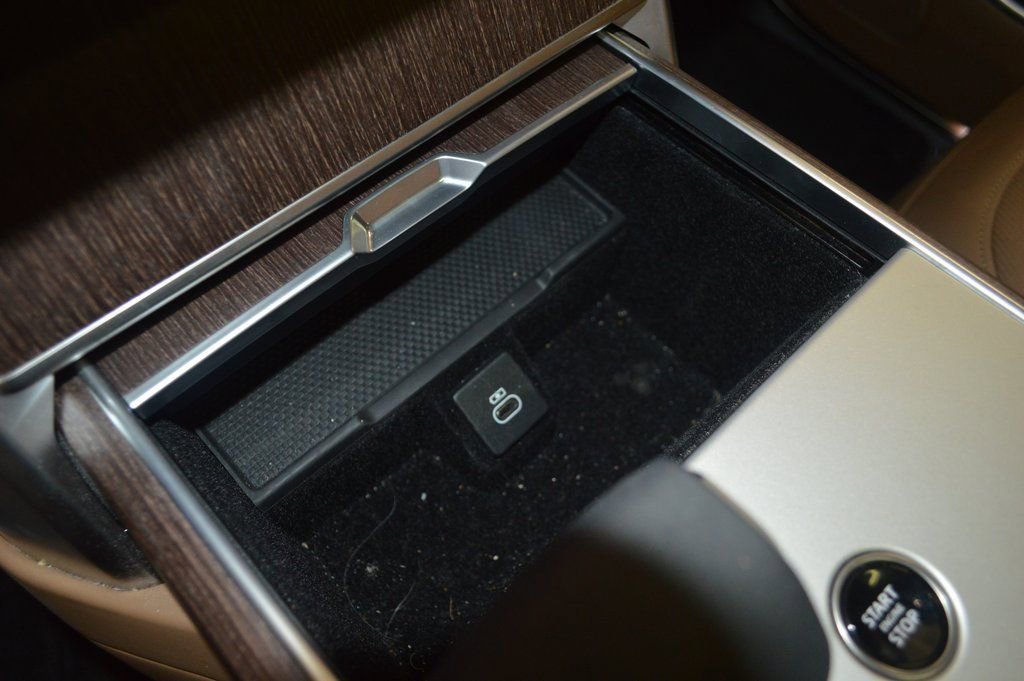 Used 2024 Land Rover Range Rover Long Wheelbase SE image 27