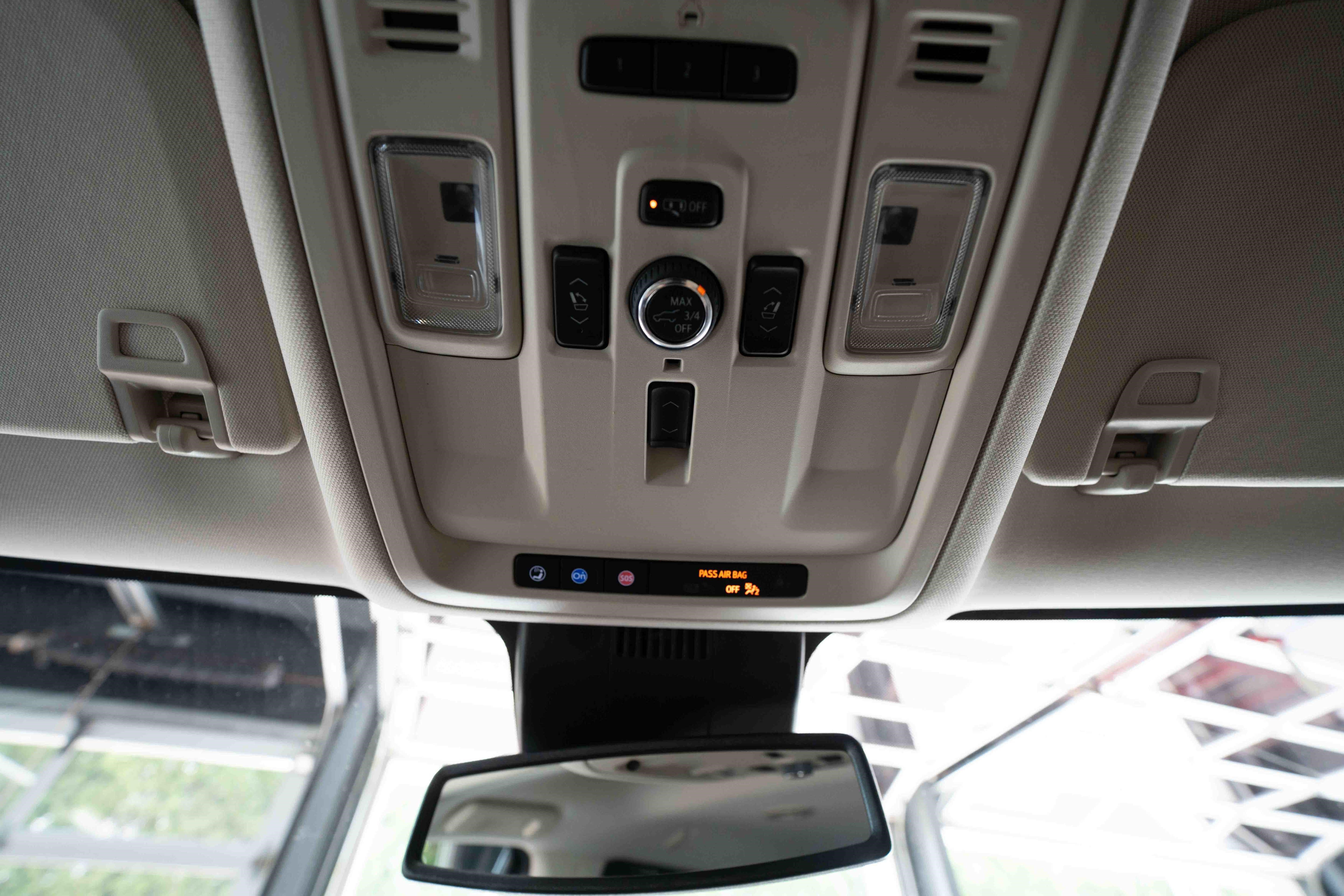 Used 2023 GMC Yukon XL Denali AWD/4WD image 17