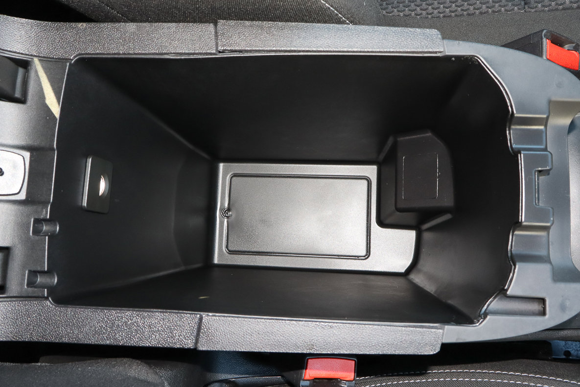 Used 2024 GMC Terrain SLE image 25