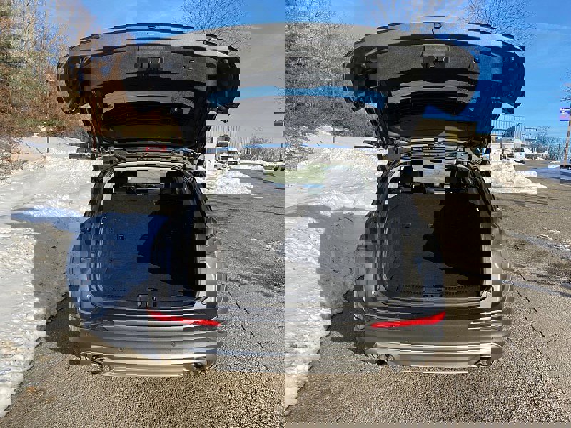 Used 2022 Lincoln Corsair AWD w/ Premium Package image 9