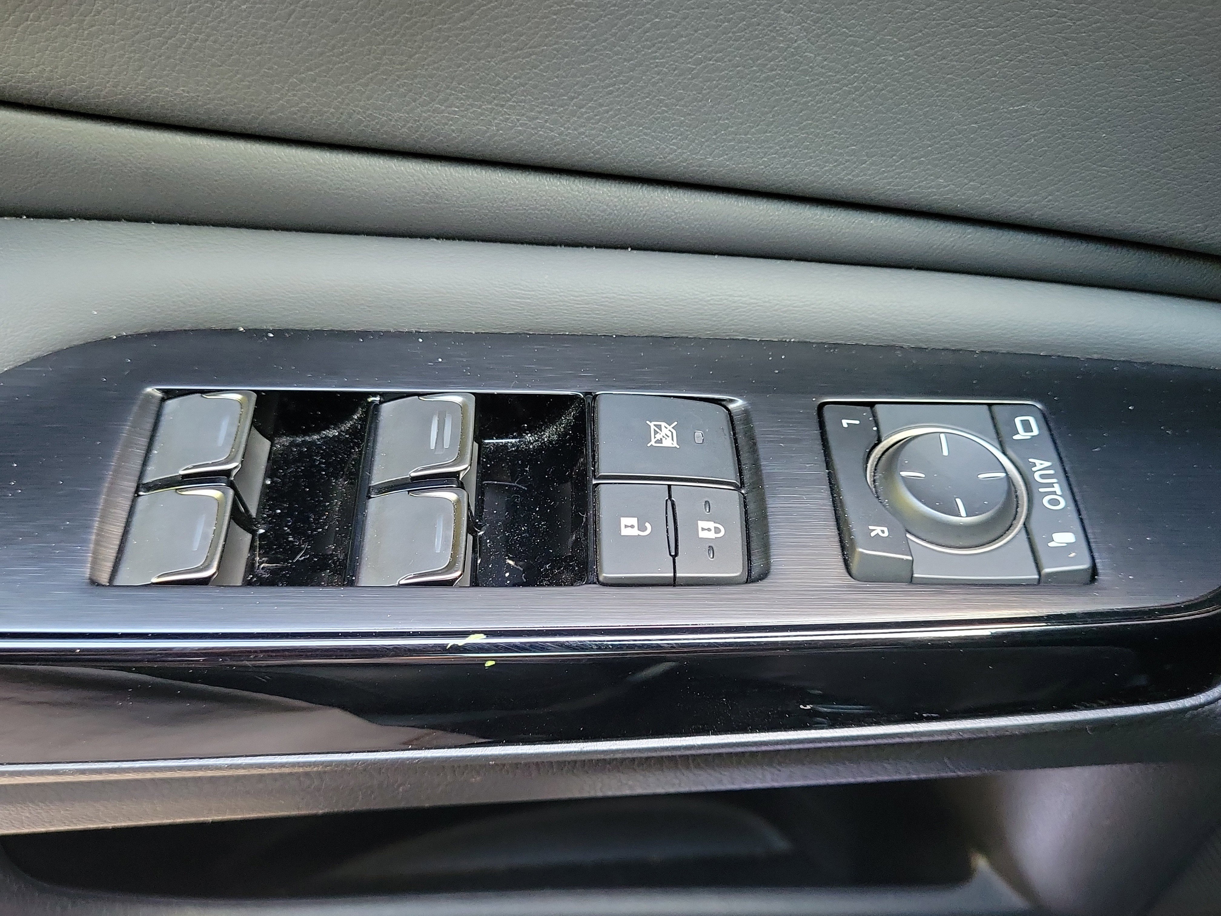 Used 2024 Lexus ES 350 w/ Premium Package FWD image 17