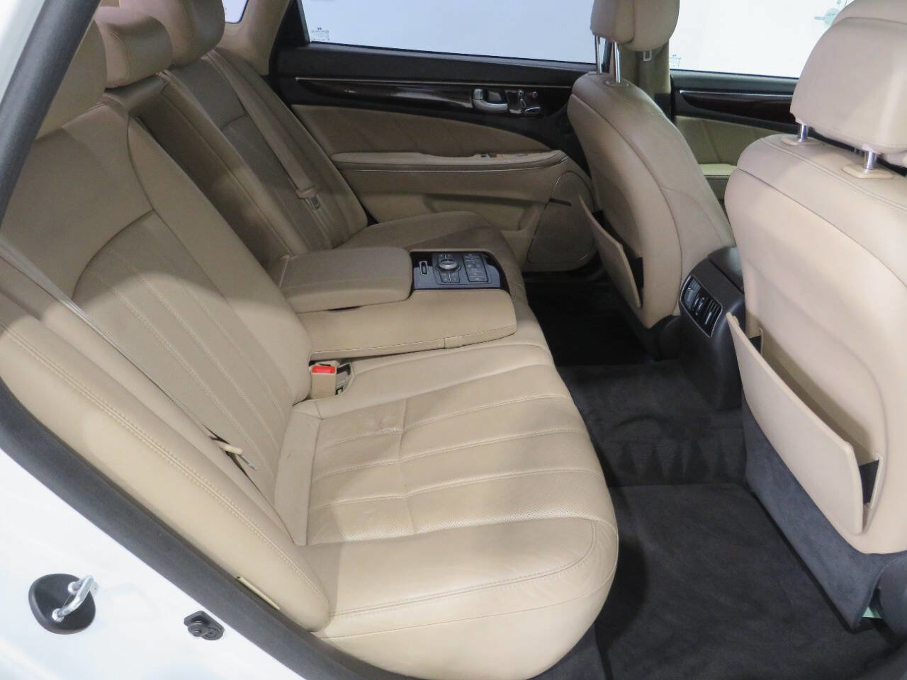 Used 2012 Hyundai Equus Signature image 10