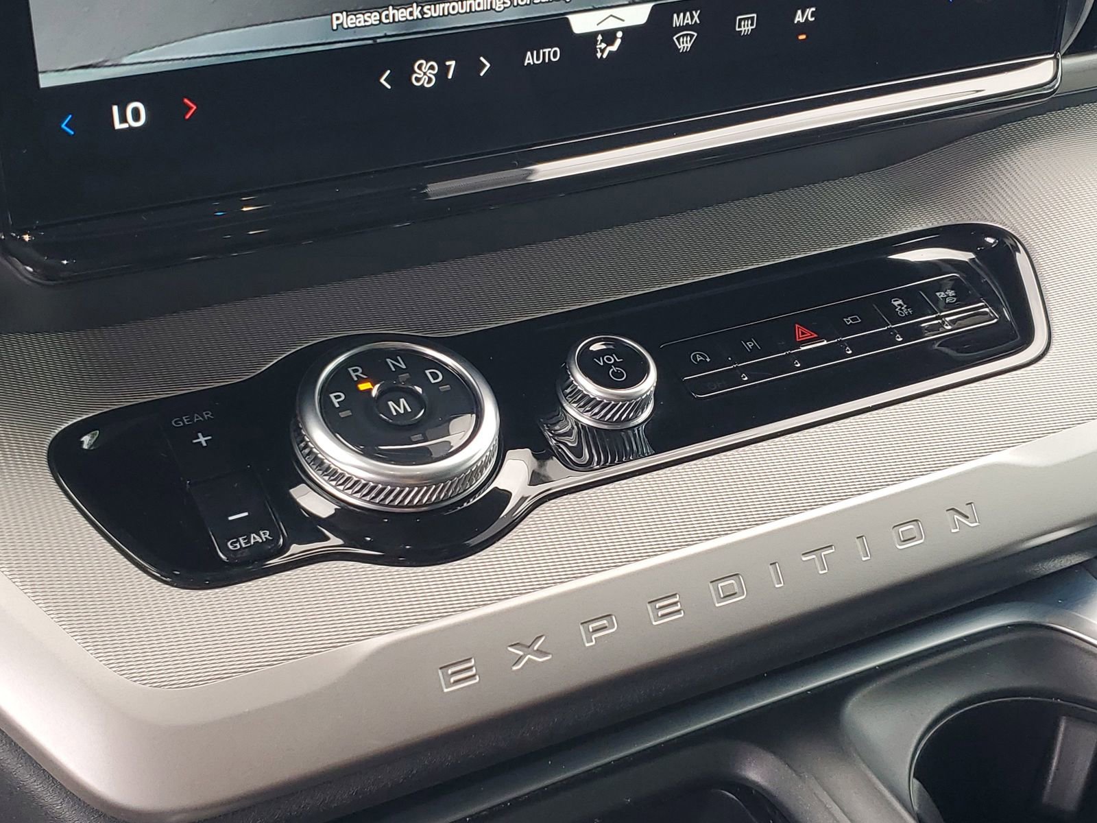 Certified 2025 Ford Expedition Active image 28