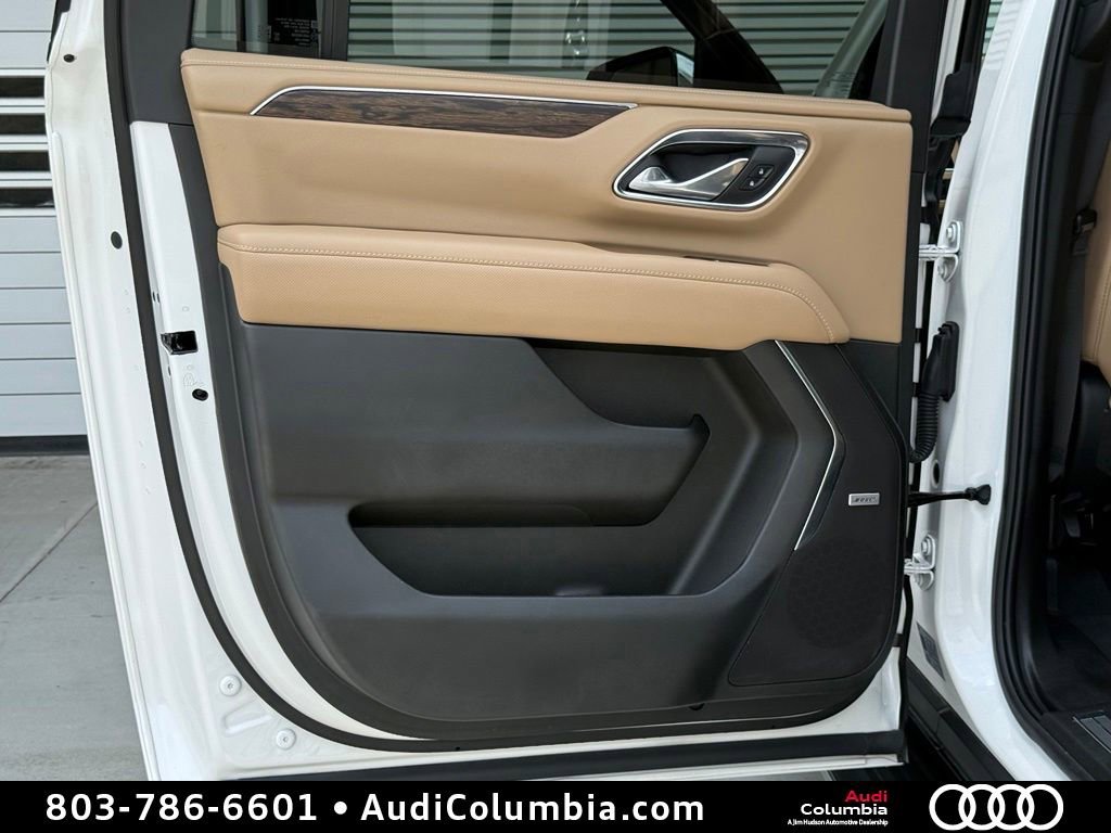 Used 2024 Chevrolet Suburban Premier w/ Premium Package AWD/4WD image 26