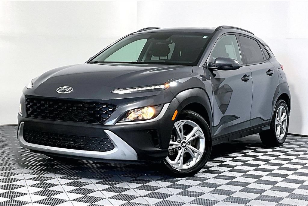 Used 2023 Hyundai Kona SEL w/ Convenience Package FWD image 2