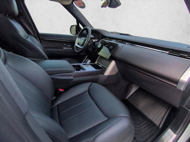 Used 2025 Land Rover Range Rover SE AWD/4WD image 24