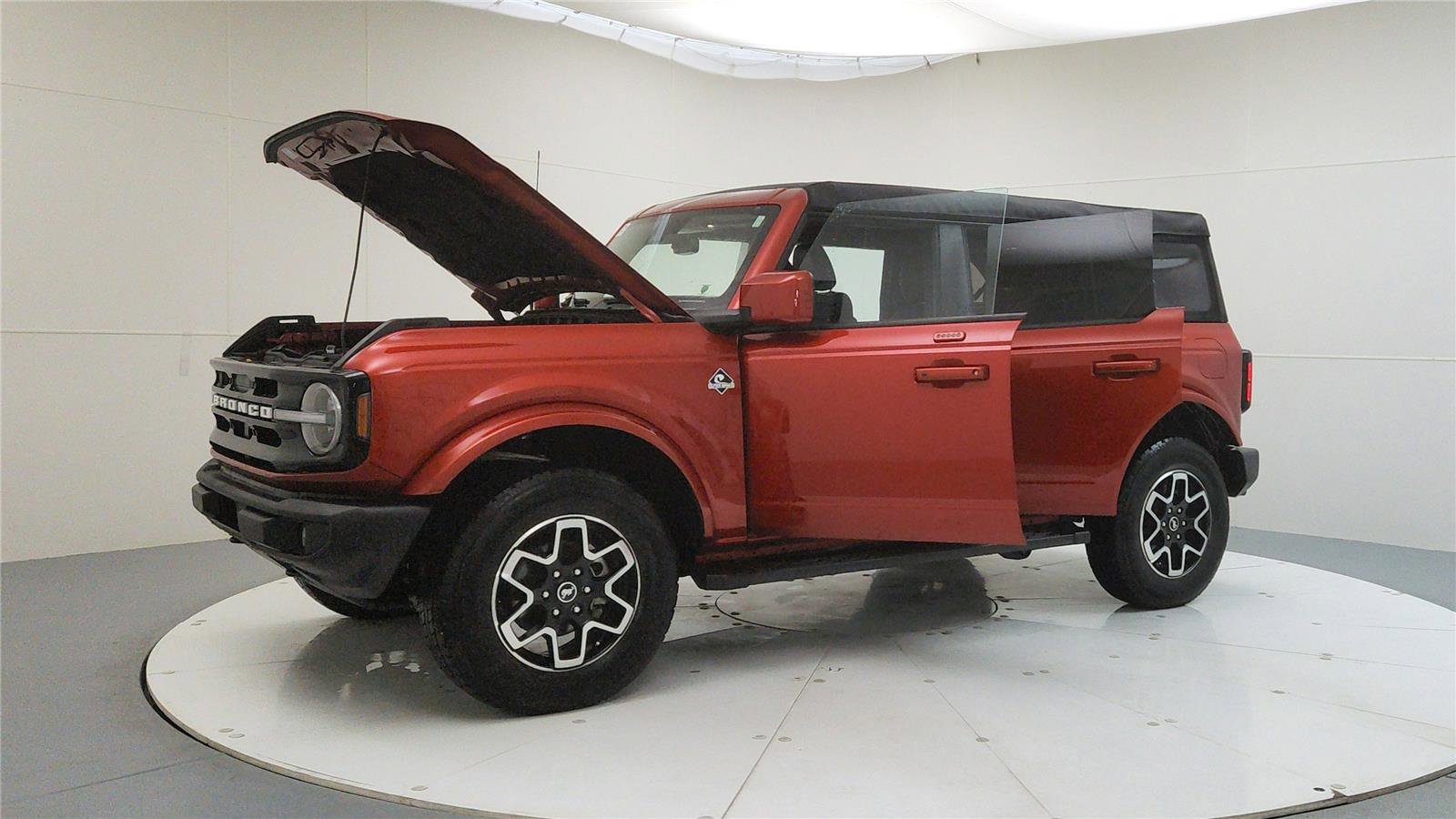 Used 2023 Ford Bronco Outer Banks AWD/4WD image 11