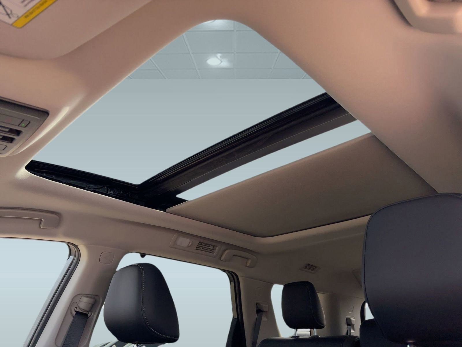 New 2026 Nissan Pathfinder Platinum image 15