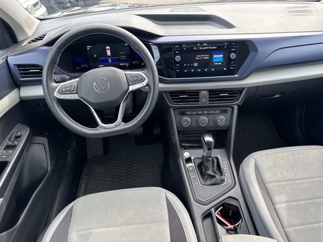 Certified 2022 Volkswagen Taos SE w/ Panoramic Sunroof Package image 7