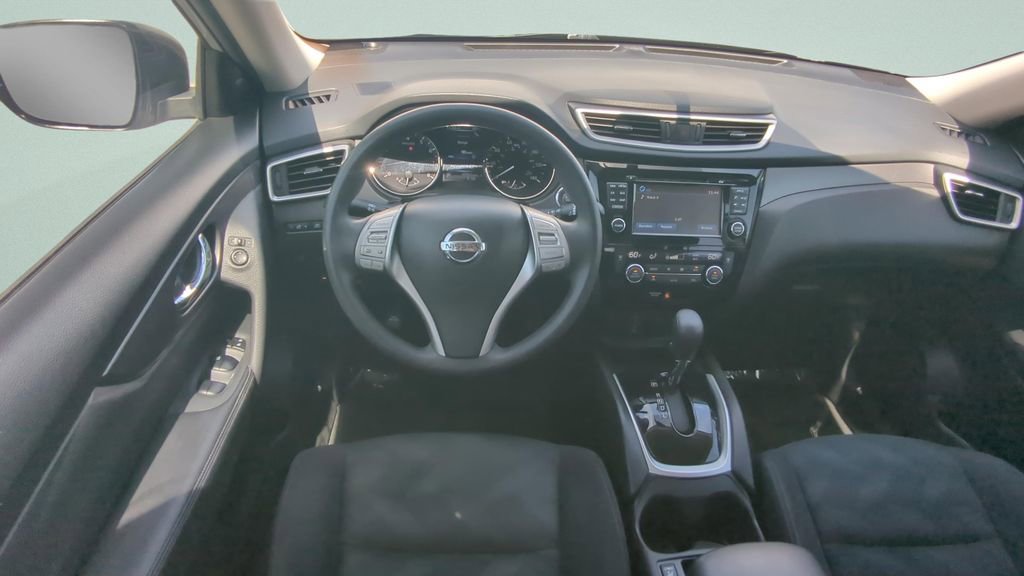 Used 2016 Nissan Rogue SV w/ SV Premium Package image 12