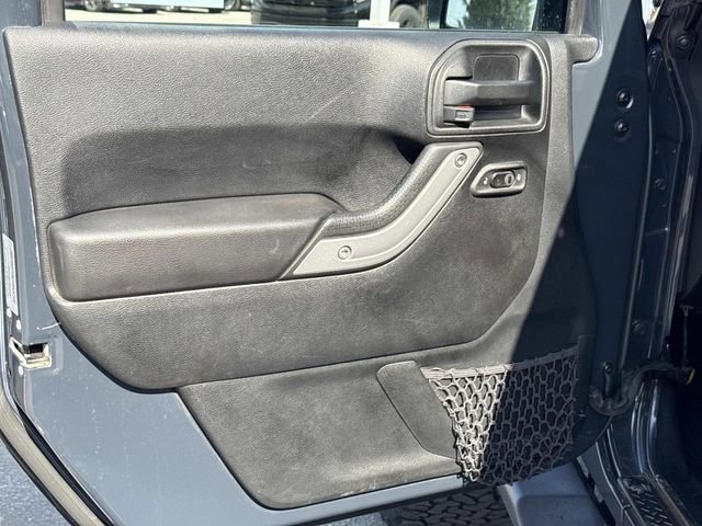 Used 2017 Jeep Wrangler Unlimited Sahara w/ Connectivity Group image 12