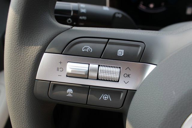 Used 2025 Hyundai Sonata SE FWD image 13