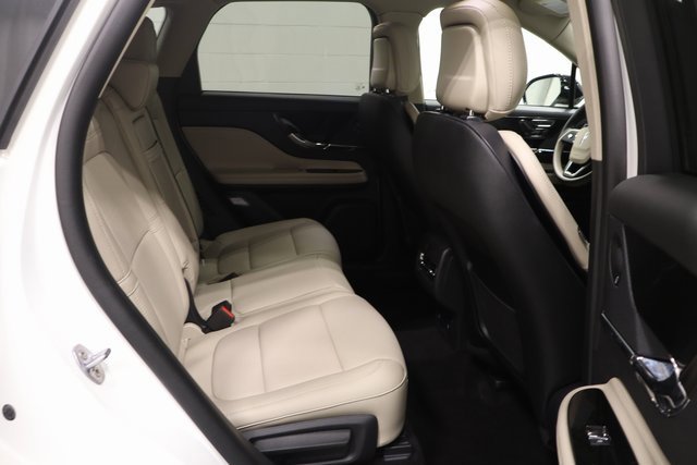 Used 2025 Lincoln Corsair Reserve w/ Equipment Group 202A image 16