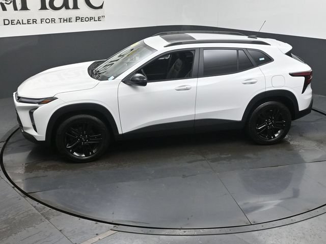 Used 2026 Chevrolet Trax ACTIV w/ Sunroof Package FWD image 59