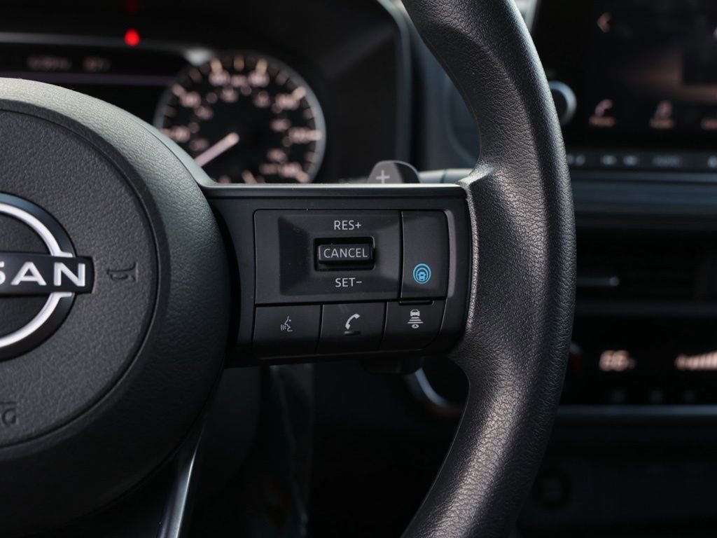 Used 2024 Nissan Rogue SV image 27