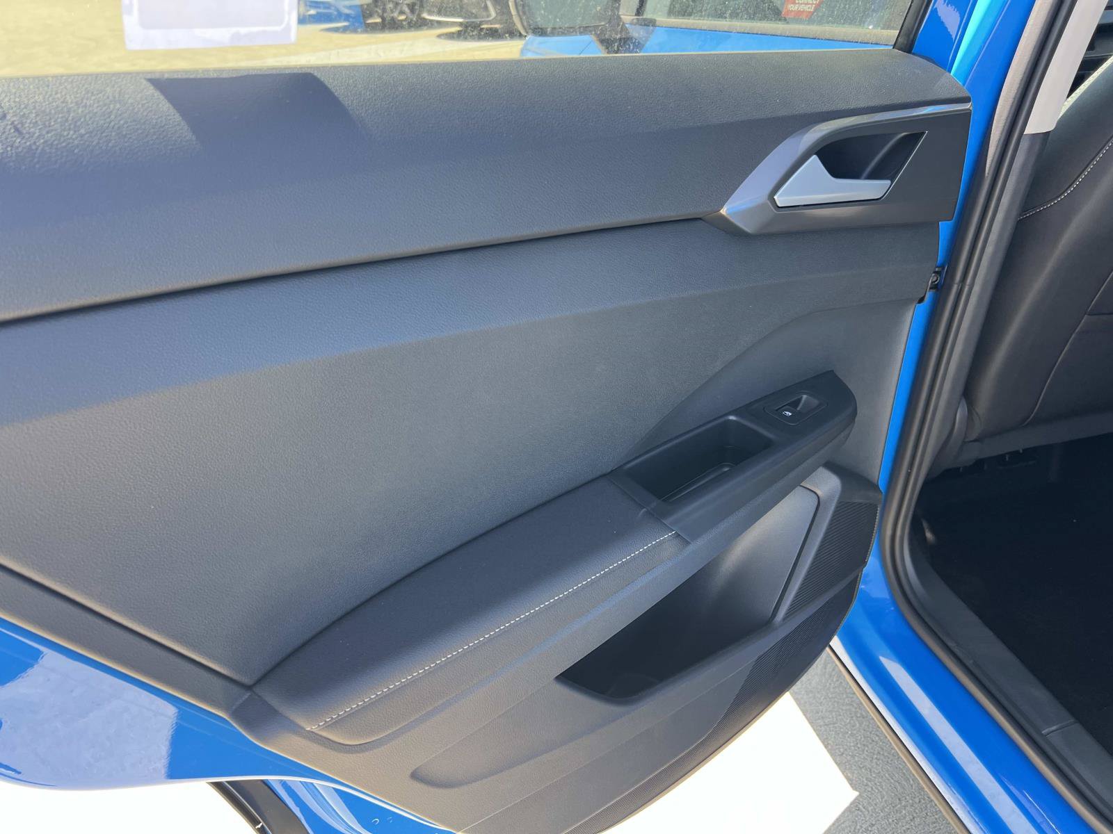 New 2026 Volkswagen Taos SE FWD image 20