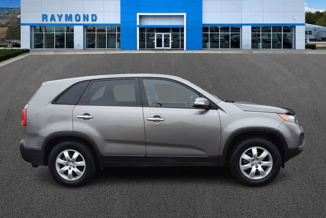 Used 2012 Kia Sorento LX image 2