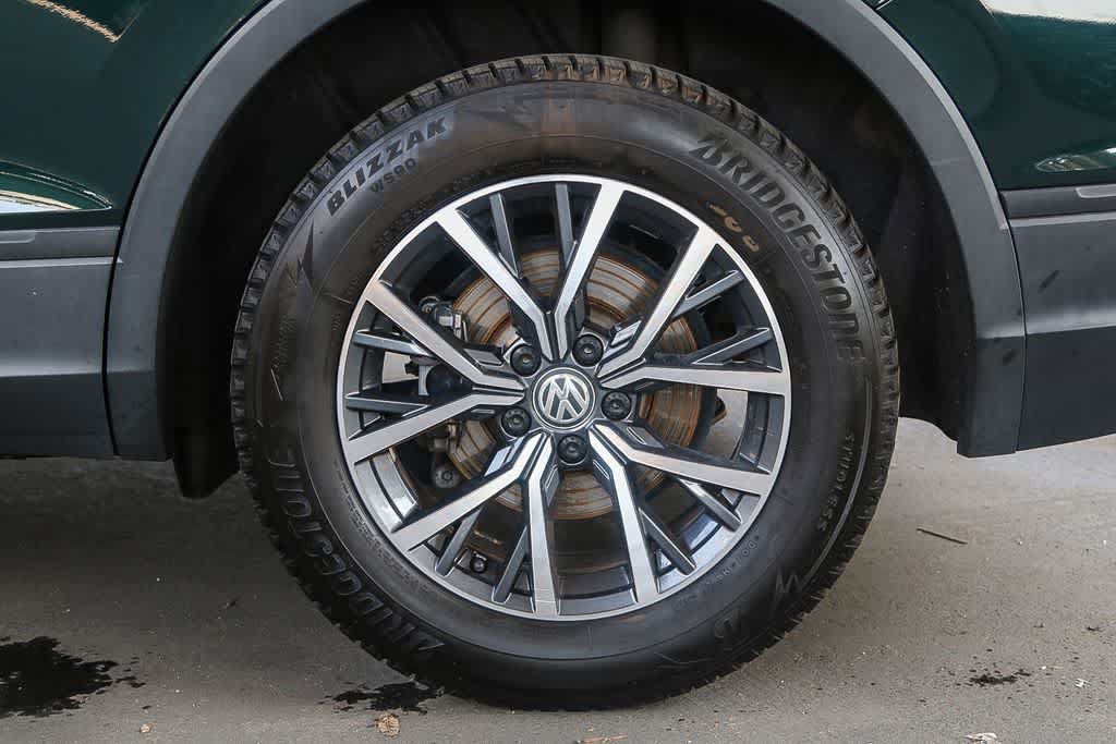 Used 2019 Volkswagen Tiguan SE w/ Panoramic Sunroof Package AWD/4WD image 11