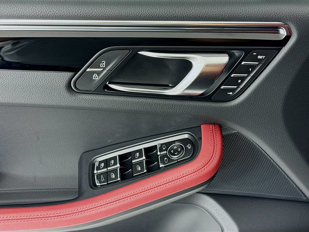 New 2026 Porsche Macan AWD/4WD image 11