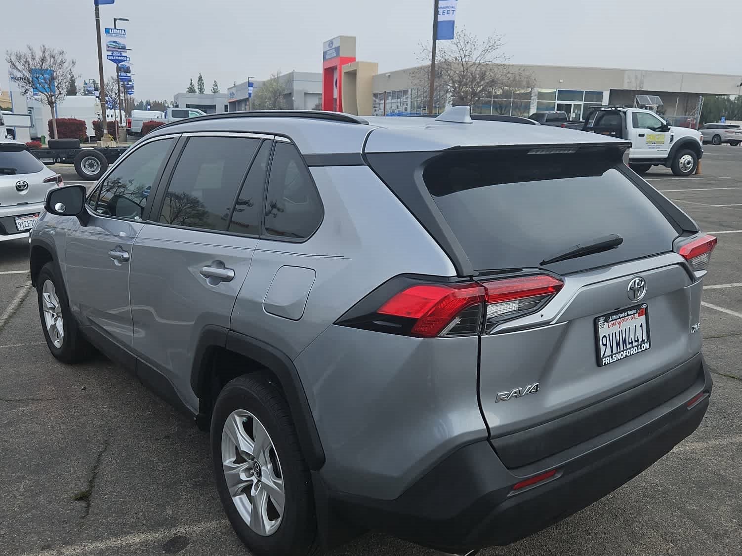 Used 2020 Toyota RAV4 XLE image 6